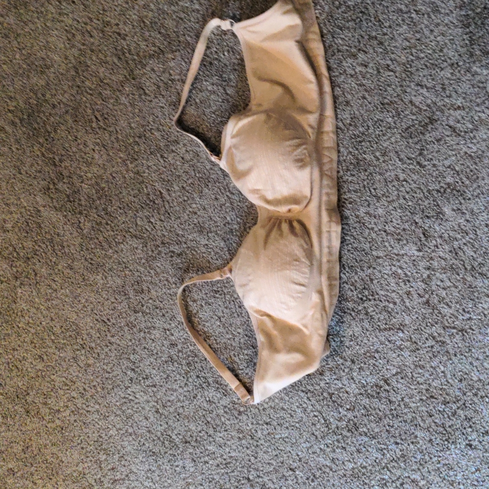 Kindred bravely pumping and nursing bra